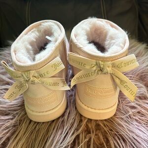 Juicy Couture light pink boots women’s 8